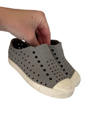 Native Jefferson Shoes Kids Gray Slip-On Water-Friendly Sneakers